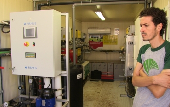 Projet de traitement d'eau couplé à un système de production et de stockage d'électricité photovoltaïque et d'énergie Eolienne