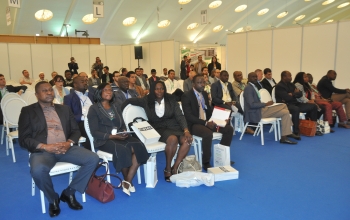 une partie des participants présents à la conférence débat