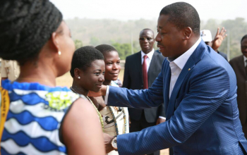 Remise de matériels roulants aux structures de santé de la région des Plateaux par SEM Faure E. GNASSINGBE