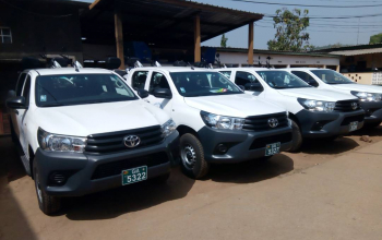 Remise de matériels roulants aux structures de santé de la région des Plateaux par SEM Faure E. GNASSINGBE