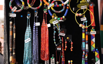 LE TOGO REPRESENTE AU « BAZAR INTERNATIONAL DE BIENFAISANCE »