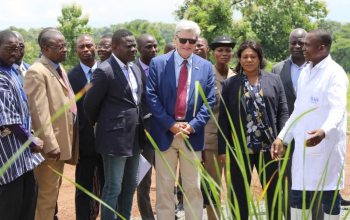 Visite du Gouverneur Phil Bryant à IFAD