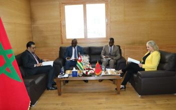 Monsieur Messan Amakoé KLUTSE, Chargé d’Affaires a.i. de l’Ambassade du Togo et Monsieur LAHOUCINE ALAYOUA, Président de la Fédération des Chambres Marocaines de Commerce, d’Industrie et de Services