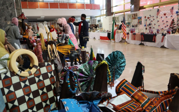 LE TOGO REPRESENTE AU « BAZAR INTERNATIONAL DE BIENFAISANCE »