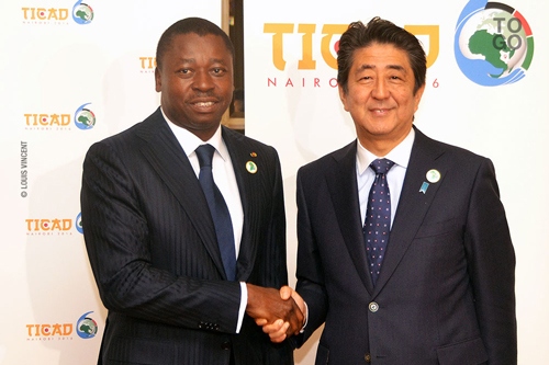  Faure Gnassingbé et Shinzo Abe samedi soir à Nairobi 