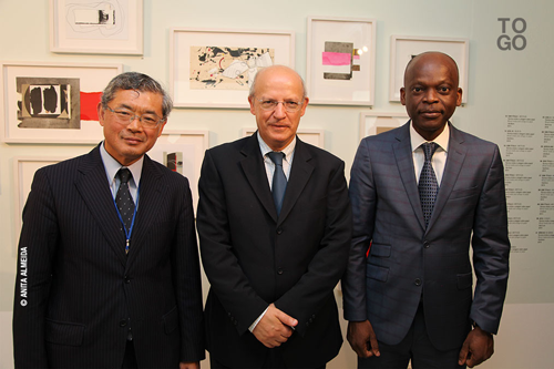  Hiroshi Azuma (G) l'ambassadeur du Japon, Augusto Santos Silva et Robert Dussey 